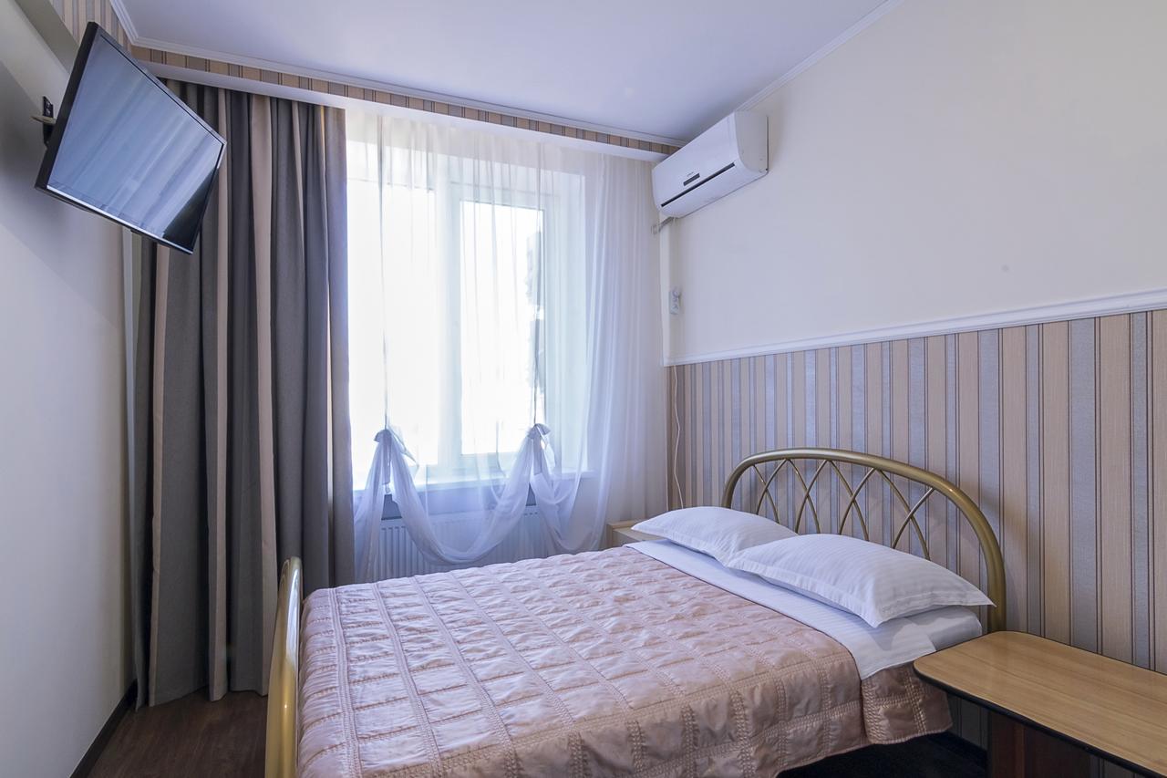Centralny Hotel Krivoy Rog Exterior foto